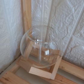 كاسة شفاف مع قاعدة خشبية + مصاصة