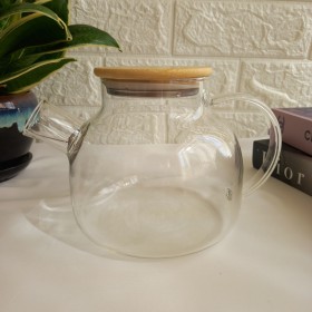 برّاد زجاج مع غطاء خشبي و مصفاة